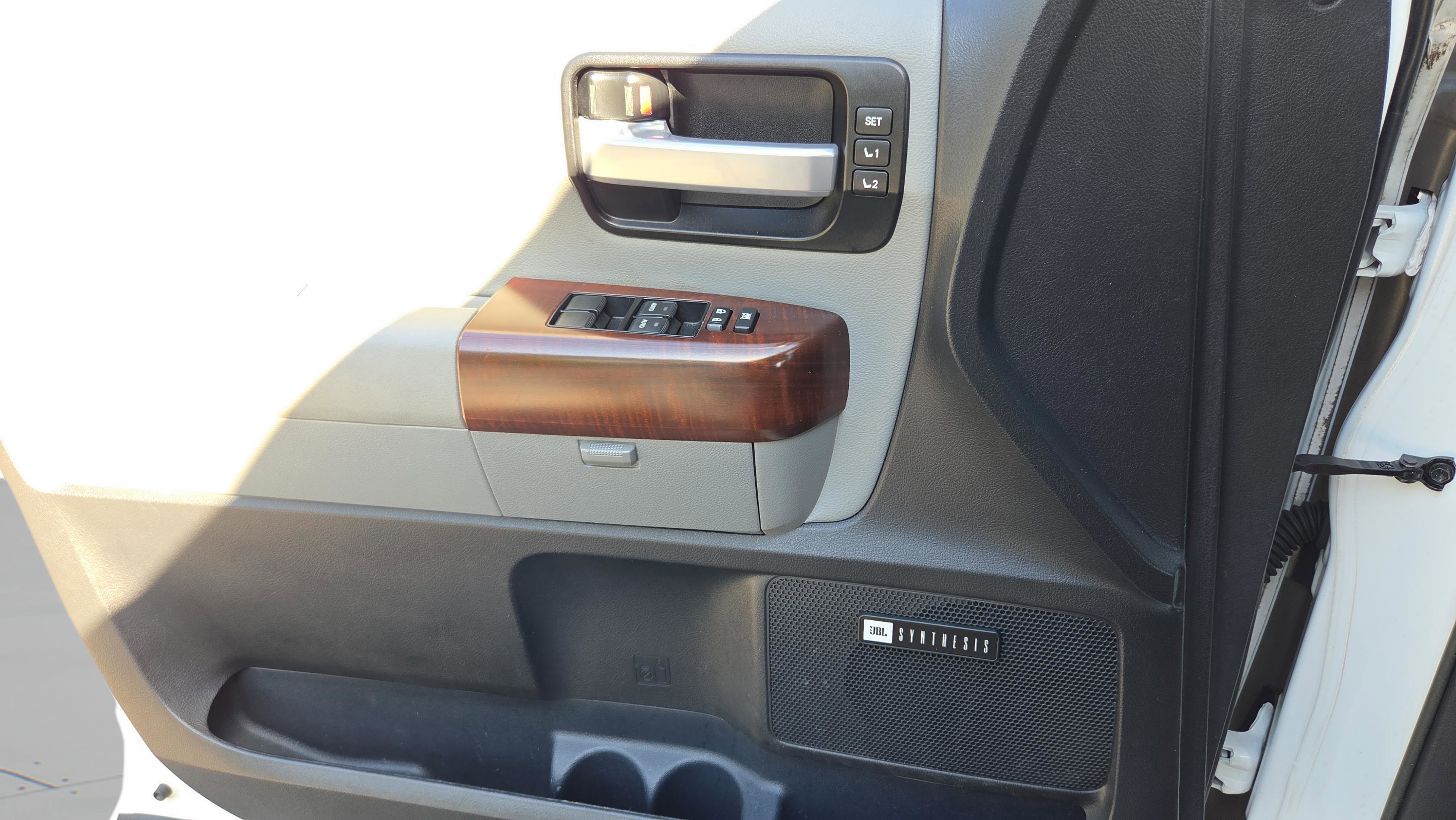 Used 2017 Toyota Sequoia Platinum image 34