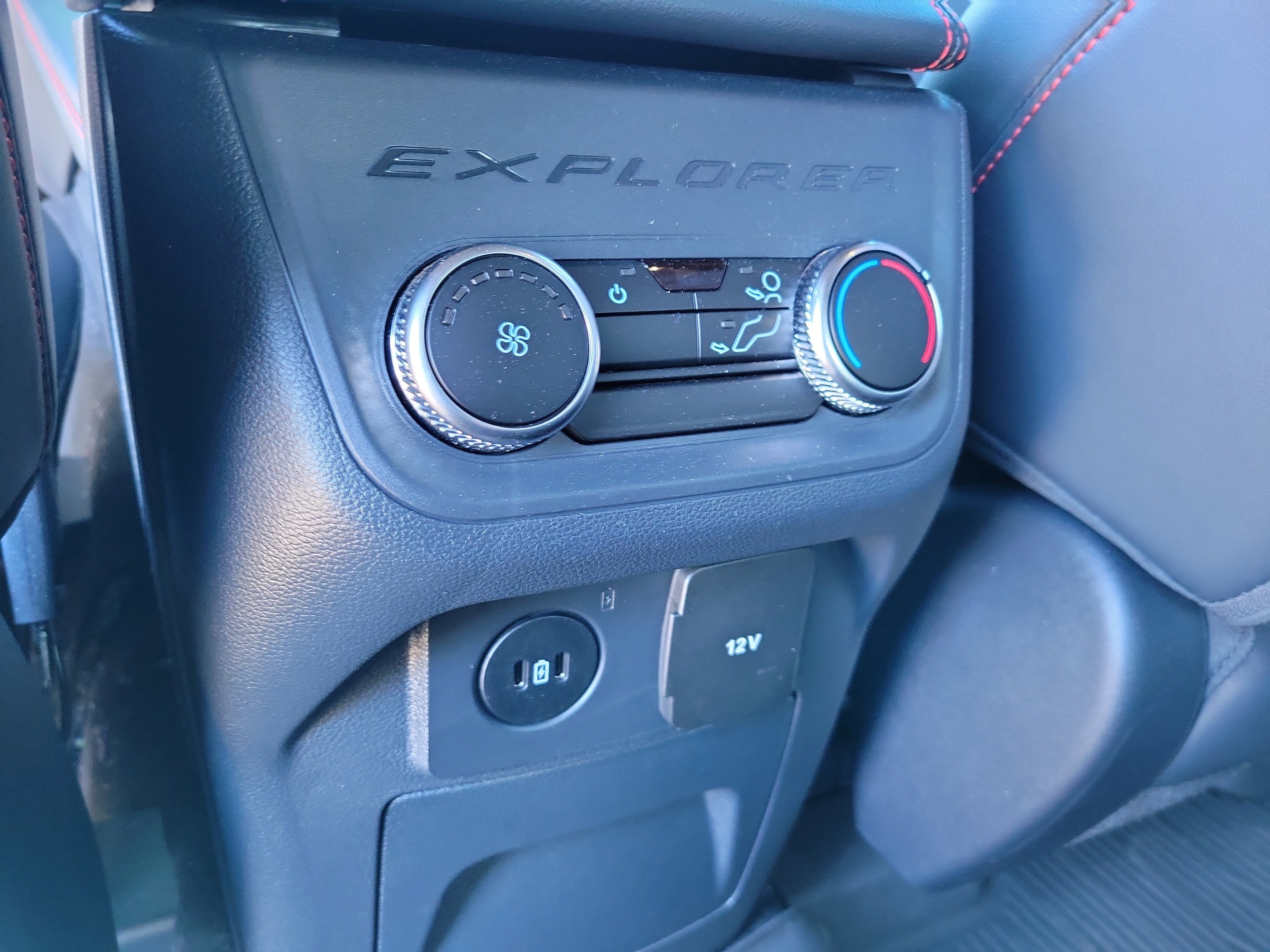 Used 2025 Ford Explorer ST-Line AWD/4WD image 13