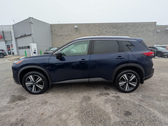 Certified 2025 Nissan Rogue SL FWD image 6