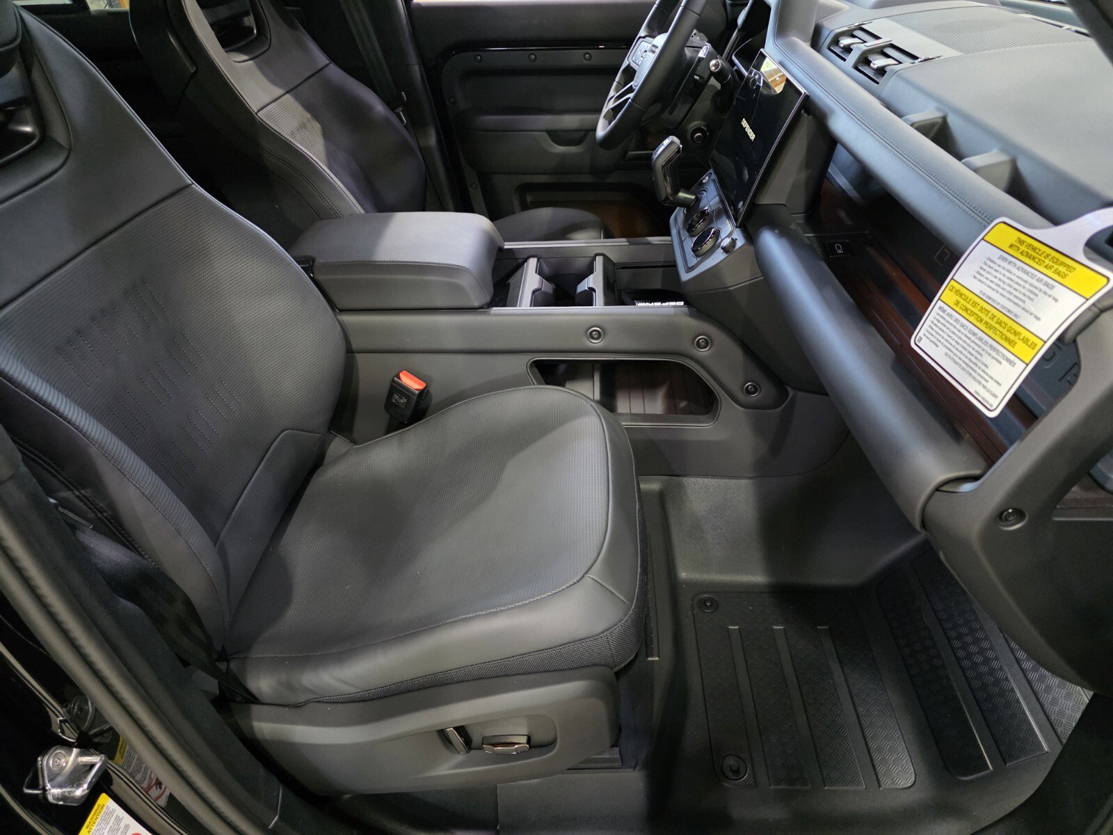 New 2026 Land Rover Defender 110 OCTA image 3