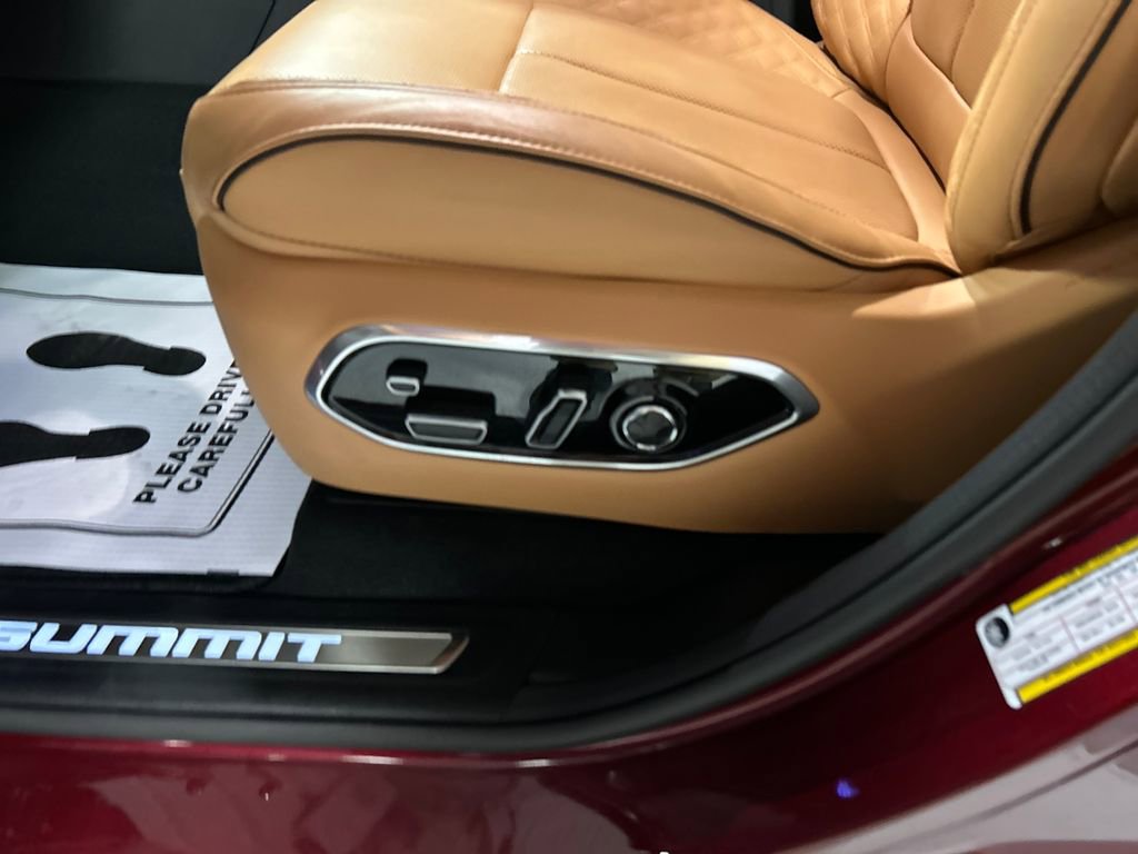 Used 2024 Jeep Grand Cherokee L Summit w/ Rear Seat Video Group I AWD/4WD image 13