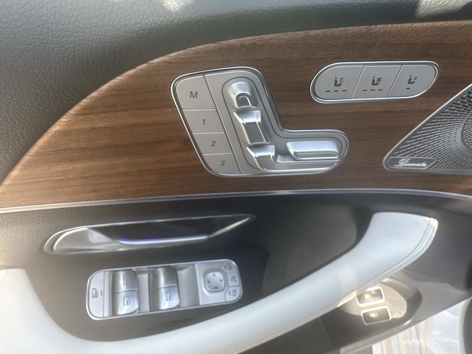 Certified 2025 Mercedes-Benz GLE 450e 4MATIC image 16