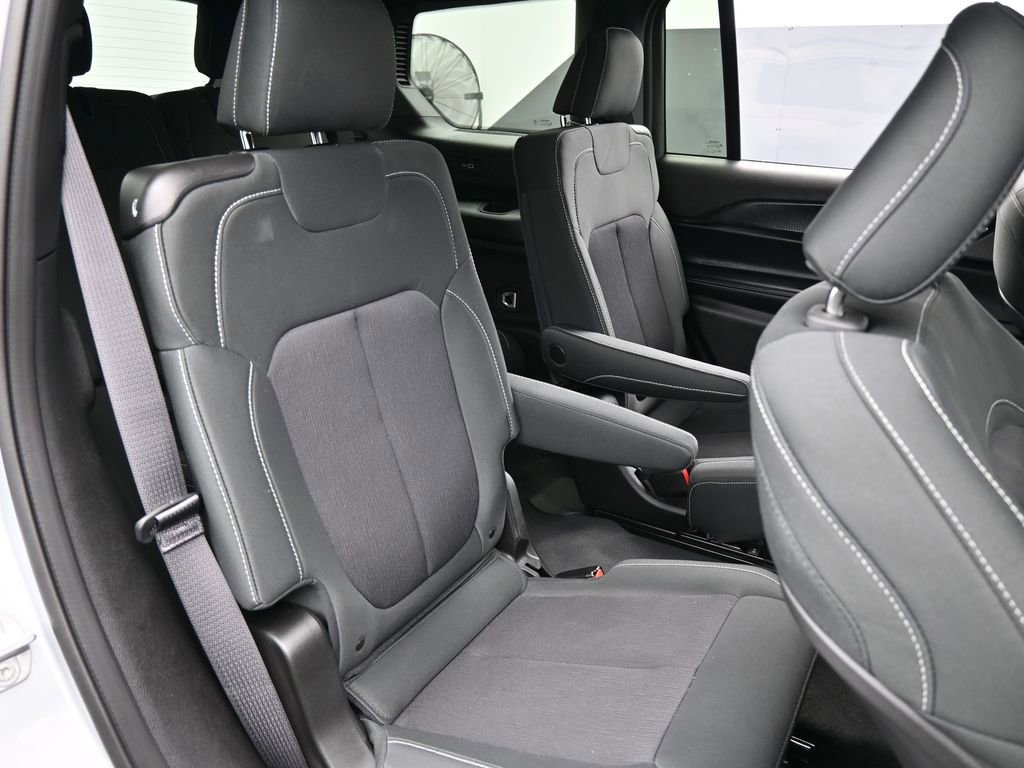 Used 2024 Jeep Grand Cherokee L Laredo w/ Luxury Tech Group I image 45