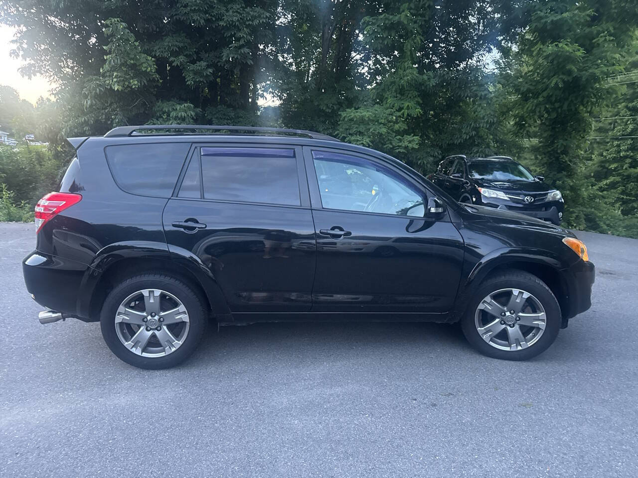 Used 2011 Toyota RAV4 Sport w/ Sport Appearance Pkg AWD/4WD image 5