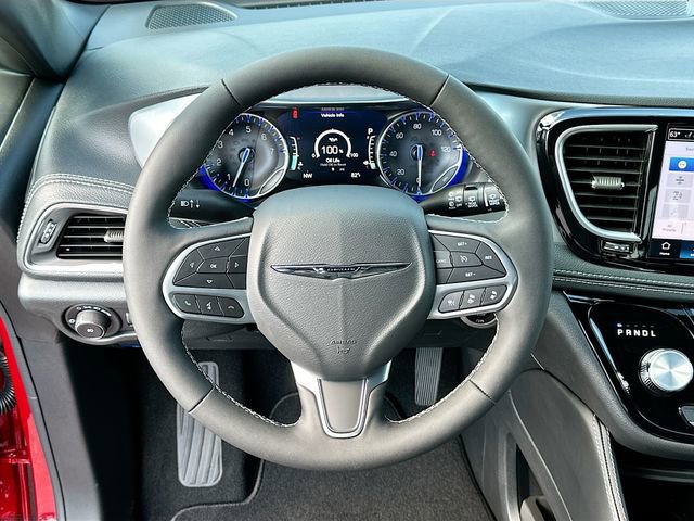 New 2026 Chrysler Pacifica Limited FWD image 7