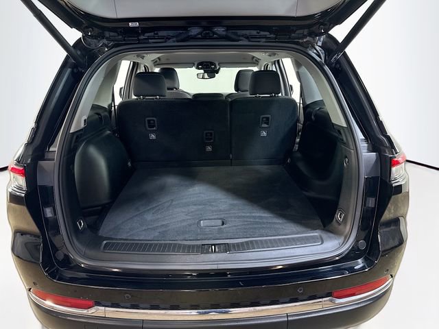 Used 2023 Jeep Grand Cherokee Laredo w/ Luxury Tech Group I image 21