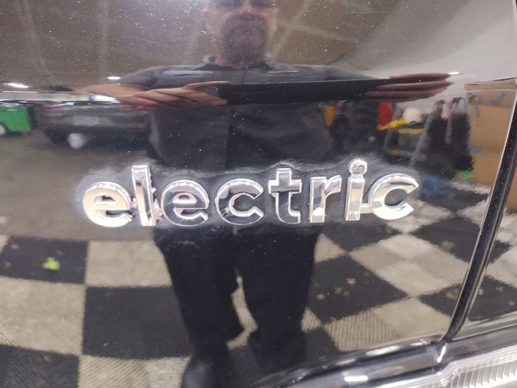 Certified 2023 Hyundai Kona SE w/ Cargo Package image 14