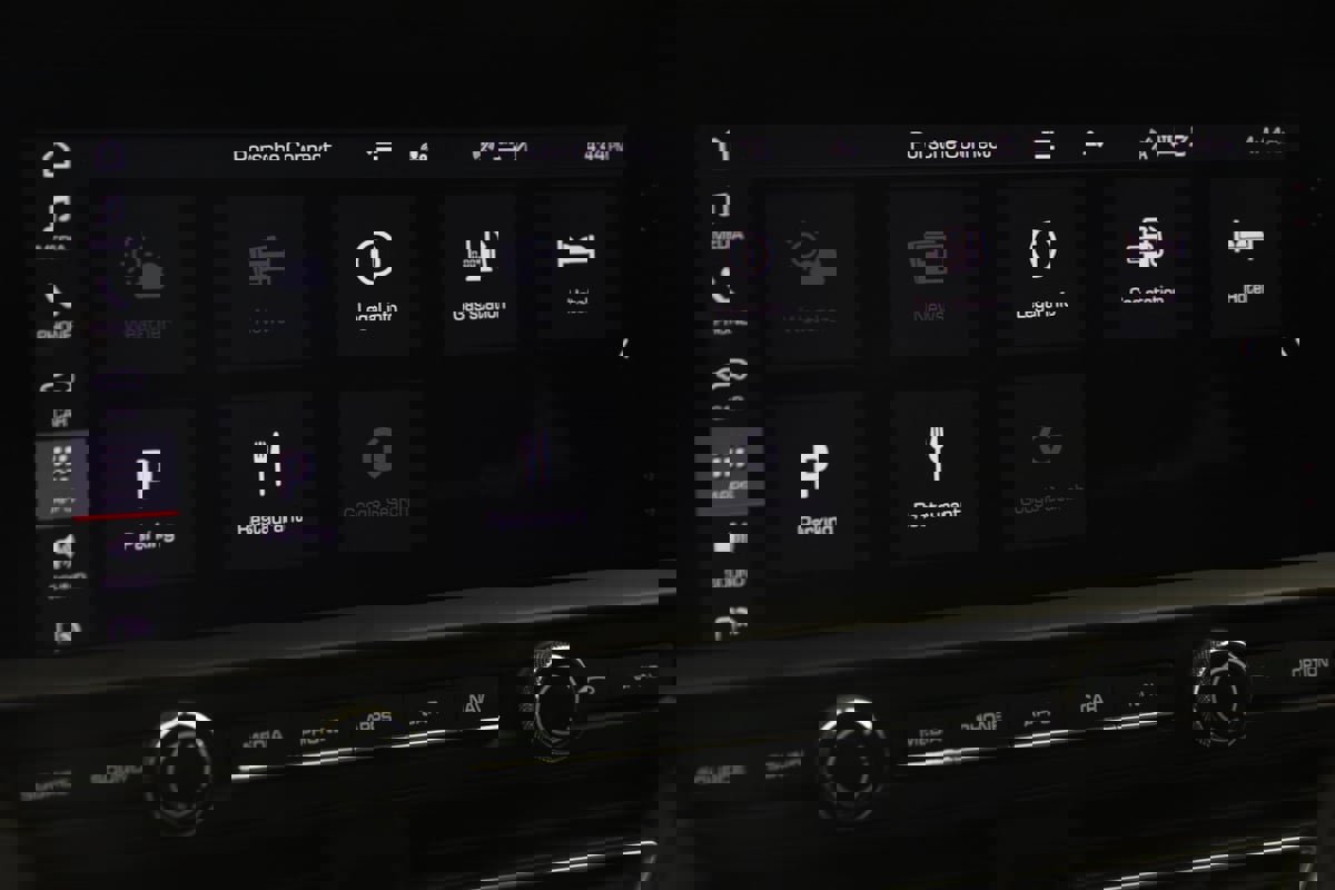 Used 2020 Porsche Macan image 37