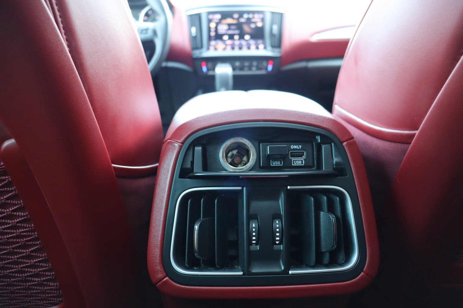Used 2023 Maserati Levante GT AWD/4WD image 35