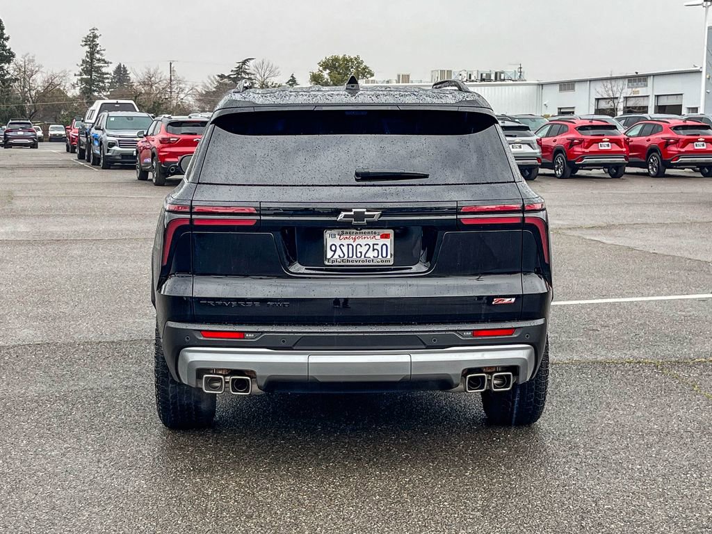 Used 2025 Chevrolet Traverse Z71 w/ Enhanced Driving Package image 3