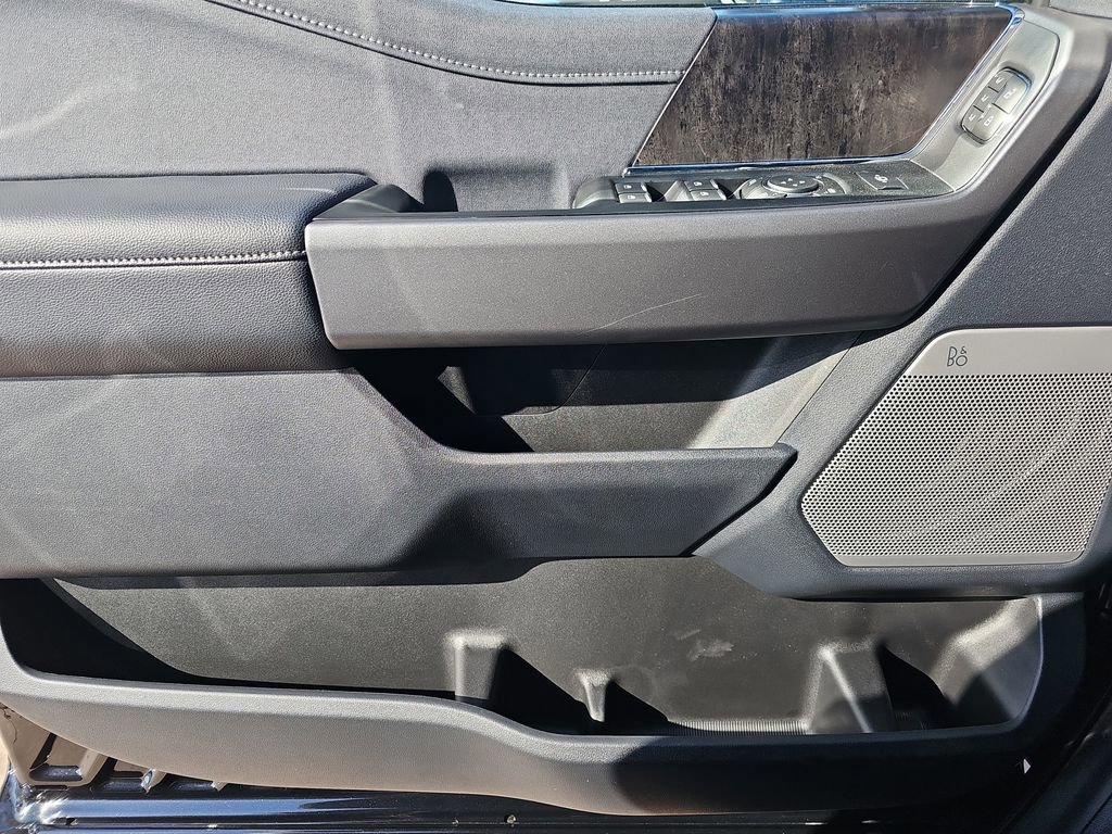 New 2026 Ford F250 Lariat w/ Black Appearance Package image 27