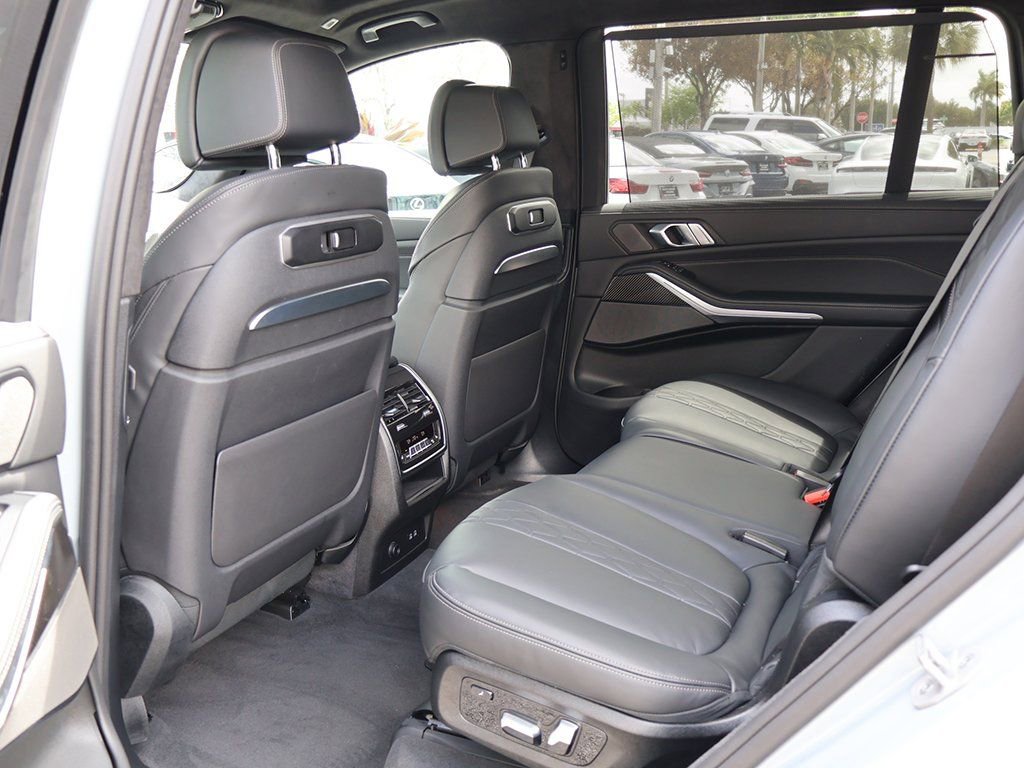 Used 2026 BMW X7 M60i image 39