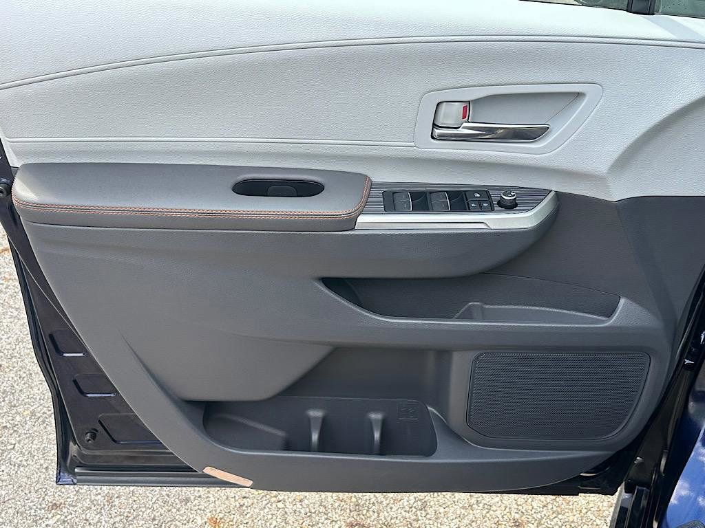 Certified 2022 Toyota Sienna XSE AWD/4WD image 15