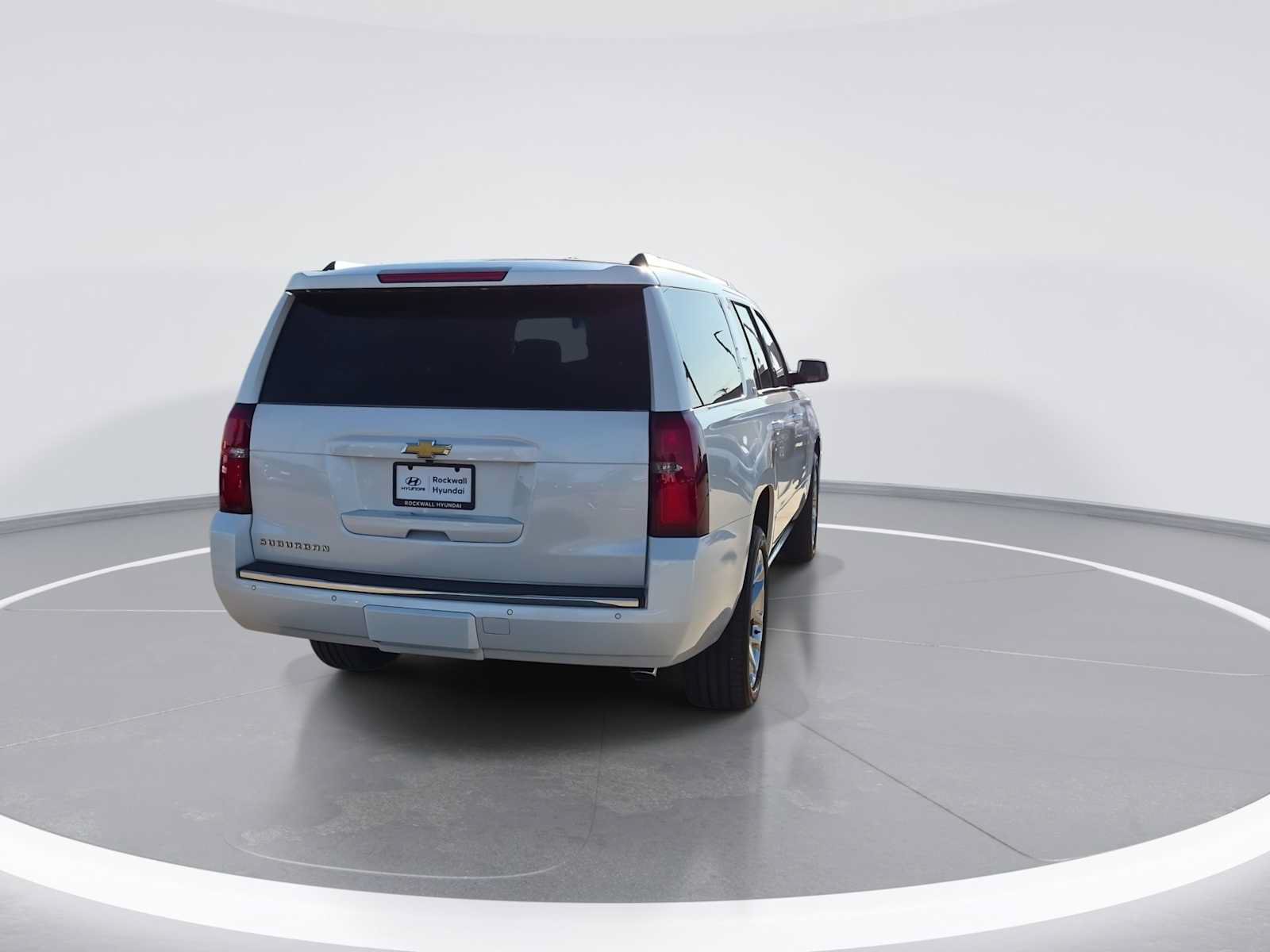 Used 2016 Chevrolet Suburban LTZ RWD image 7