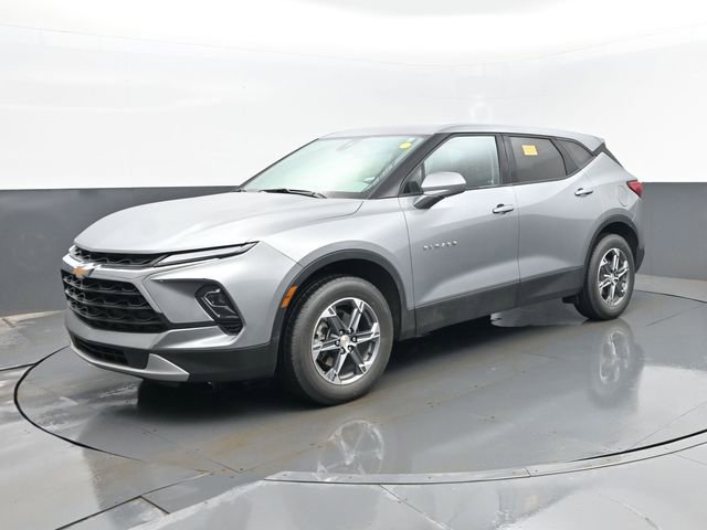 Used 2025 Chevrolet Blazer LT image 1