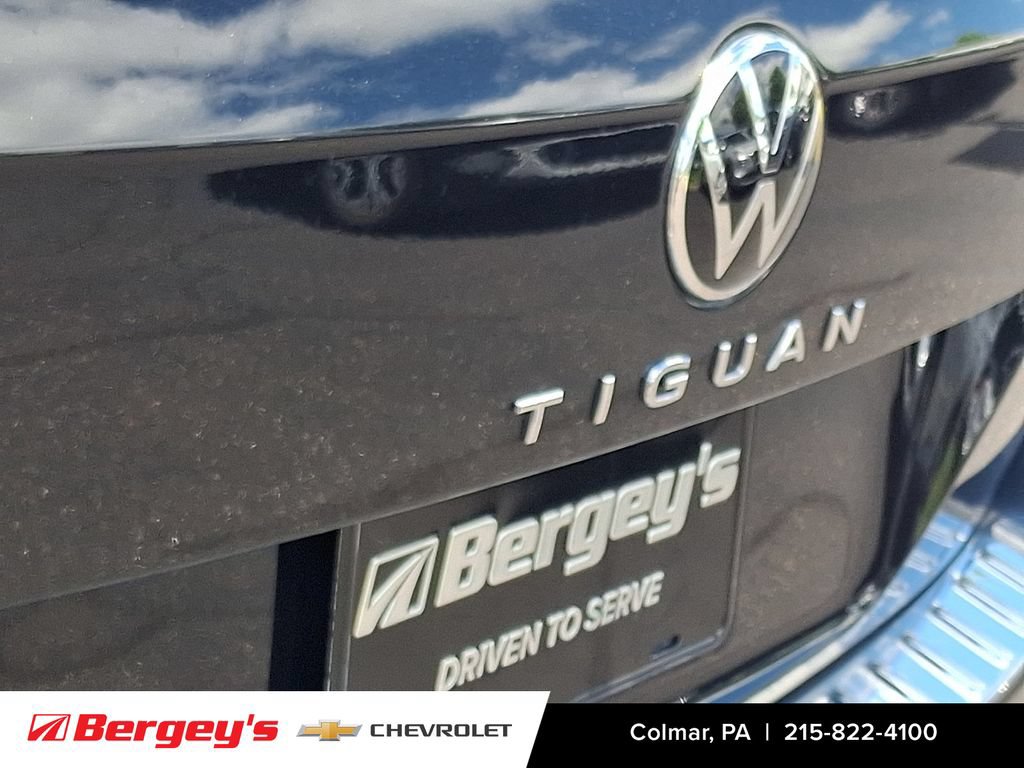 Used 2022 Volkswagen Tiguan SE AWD/4WD image 35