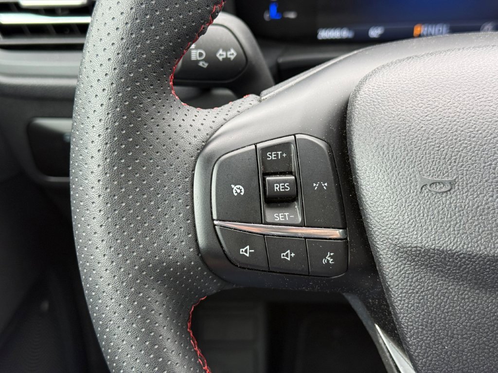 Used 2025 Ford Escape ST-Line AWD/4WD image 32