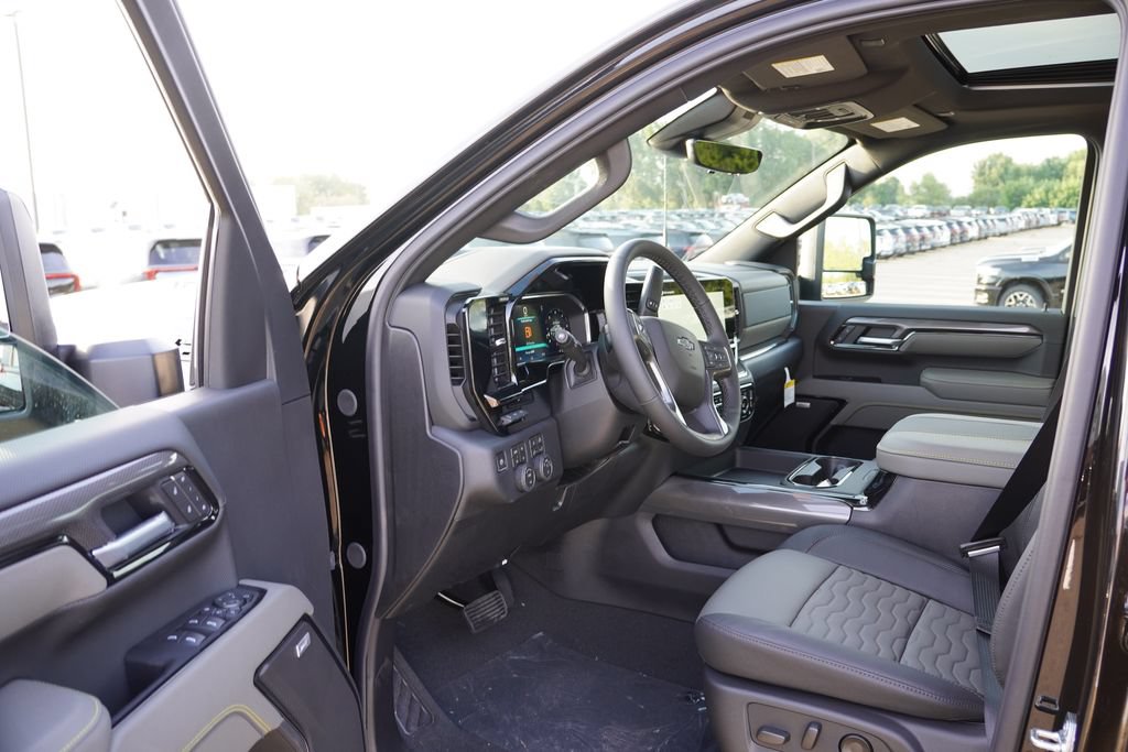 New 2026 Chevrolet Silverado 2500 ZR2 w/ LPO, Dark Essentials Package AWD/4WD image 10