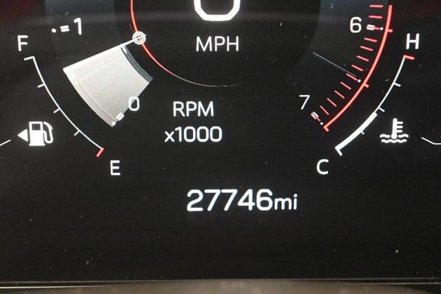 Used 2025 GMC Yukon Denali AWD/4WD image 4