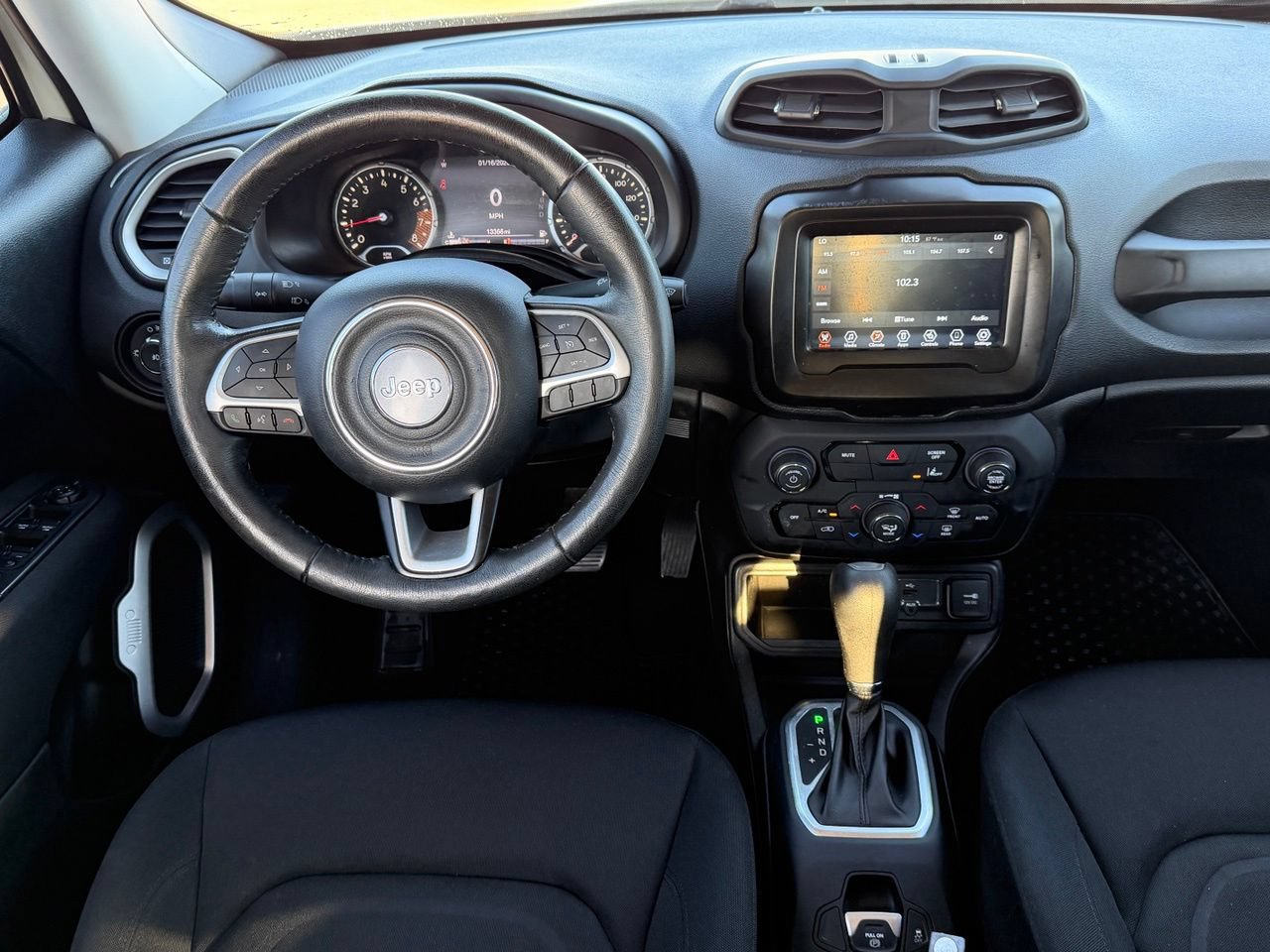 Used 2021 Jeep Renegade Latitude w/ Convenience Group FWD image 11