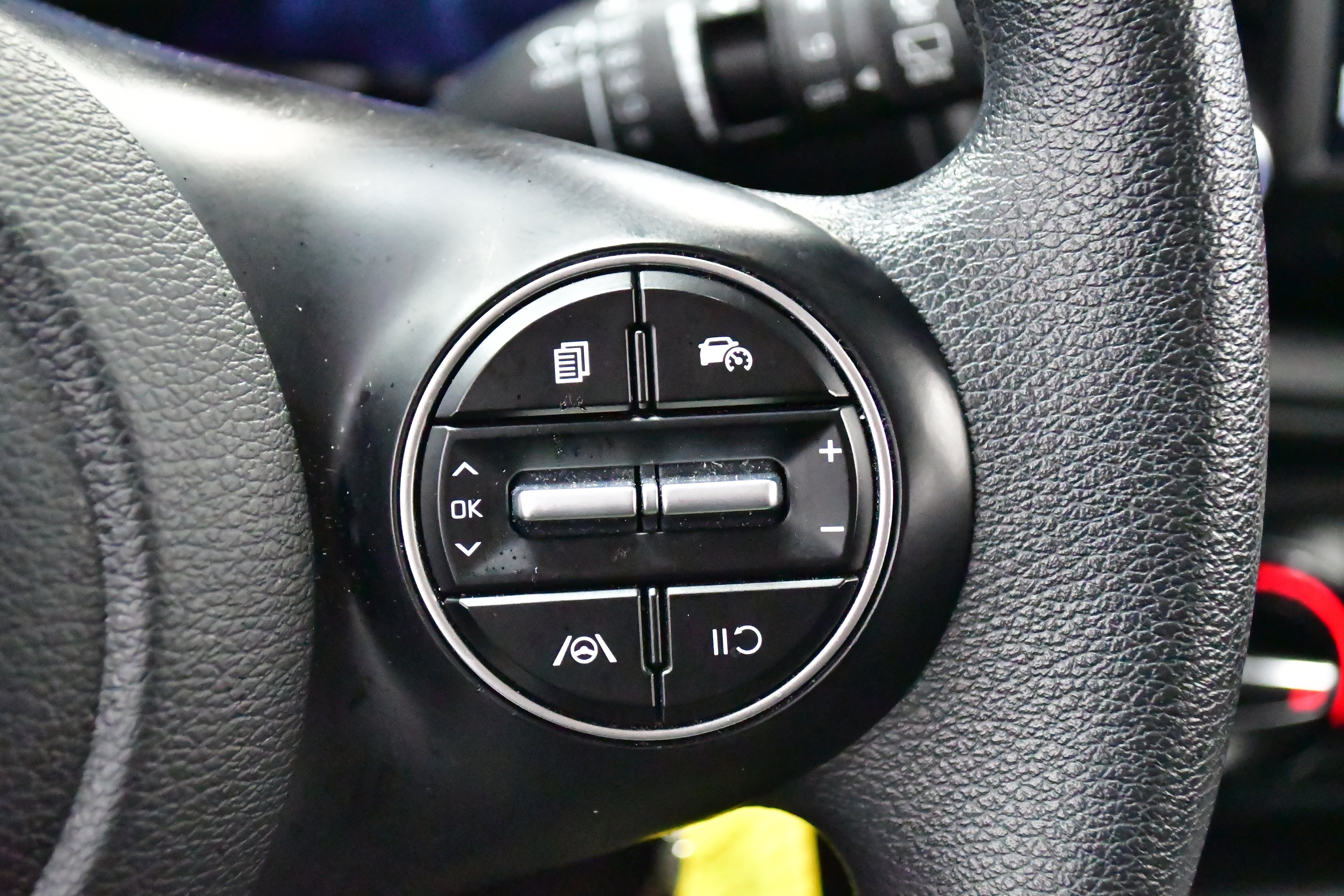 Used 2025 Kia Soul LX w/ LX Technology Package image 34