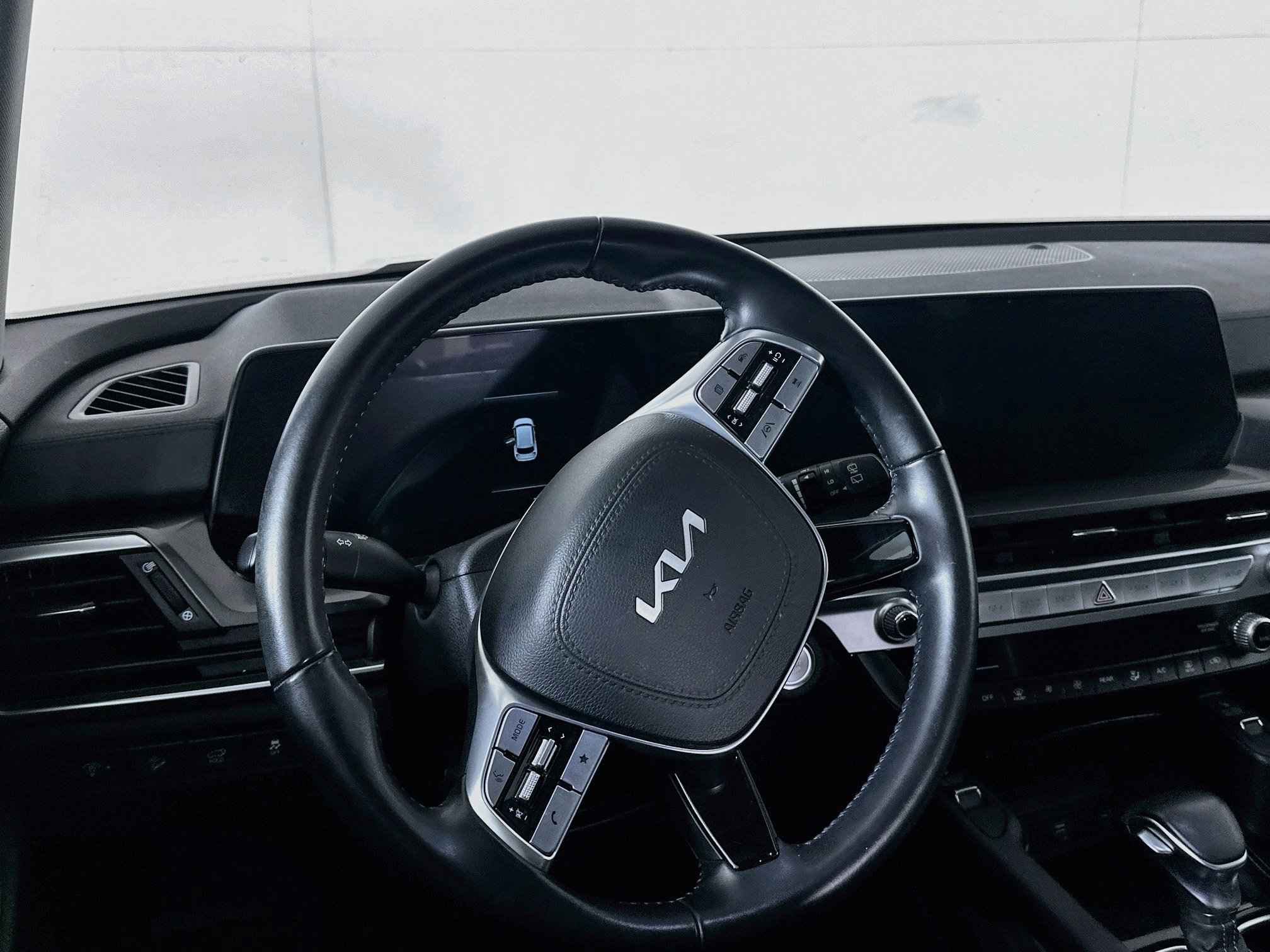 Used 2025 Kia Telluride S FWD image 18