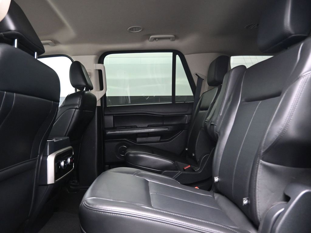 Used 2024 Ford Expedition XLT image 18