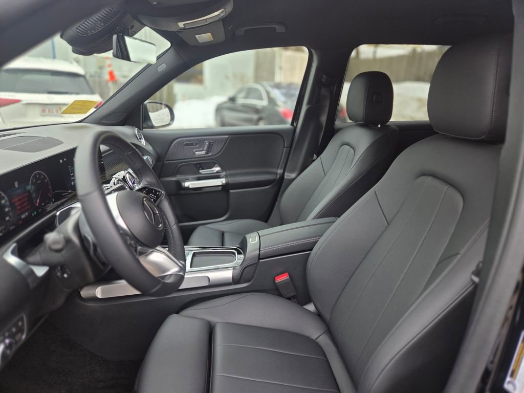 Used 2025 Mercedes-Benz GLB 250 4MATIC image 18