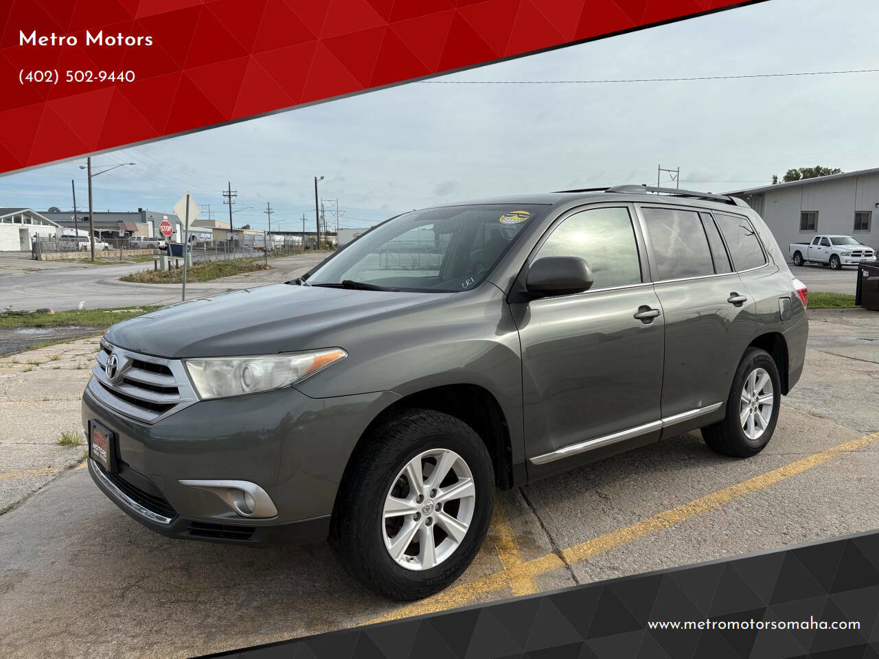 Used 2013 Toyota Highlander Plus FWD image 1