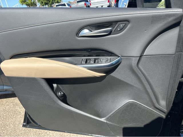 Certified 2024 Cadillac XT4 Luxury w/ Cold Weather Package FWD image 7