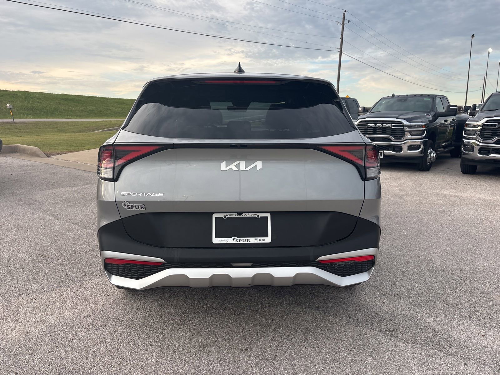 Used 2025 Kia Sportage LX FWD image 5