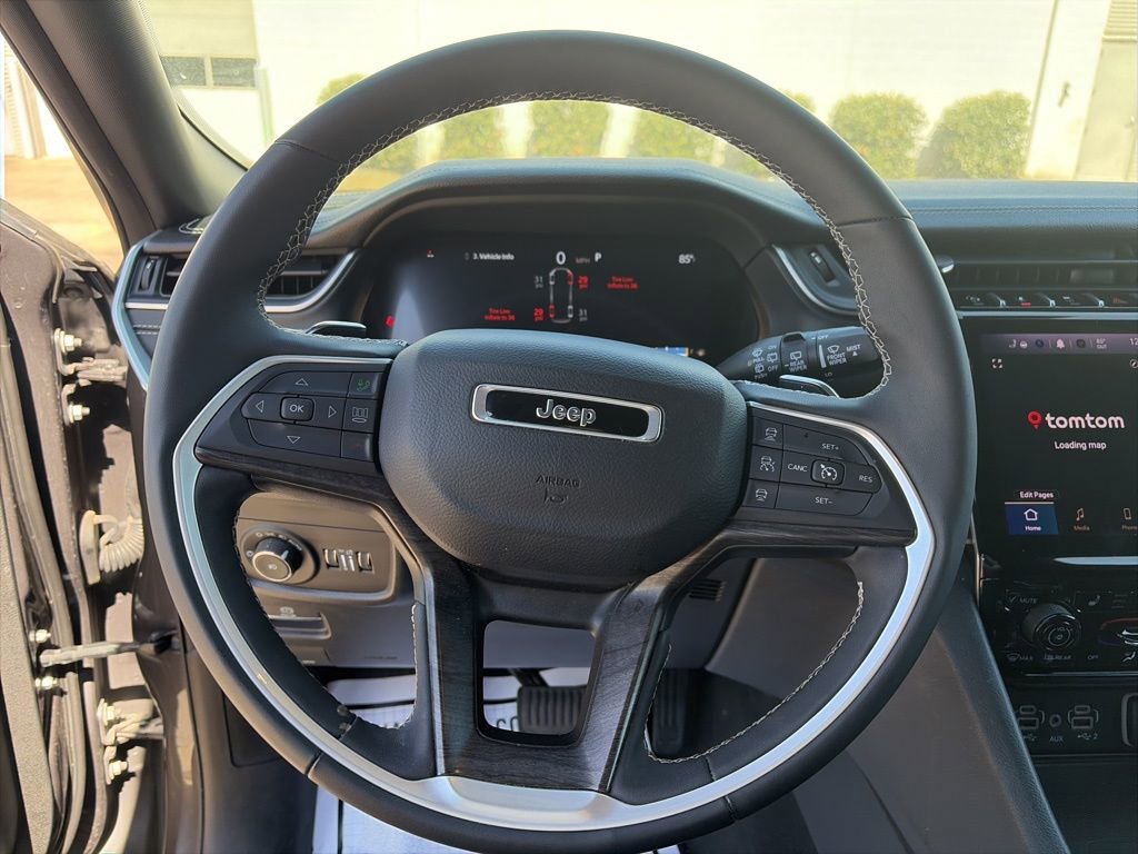 Used 2024 Jeep Grand Cherokee L Limited w/ Luxury Tech Group II image 13