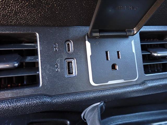Used 2022 GMC Sierra 1500 SLT AWD/4WD image 9