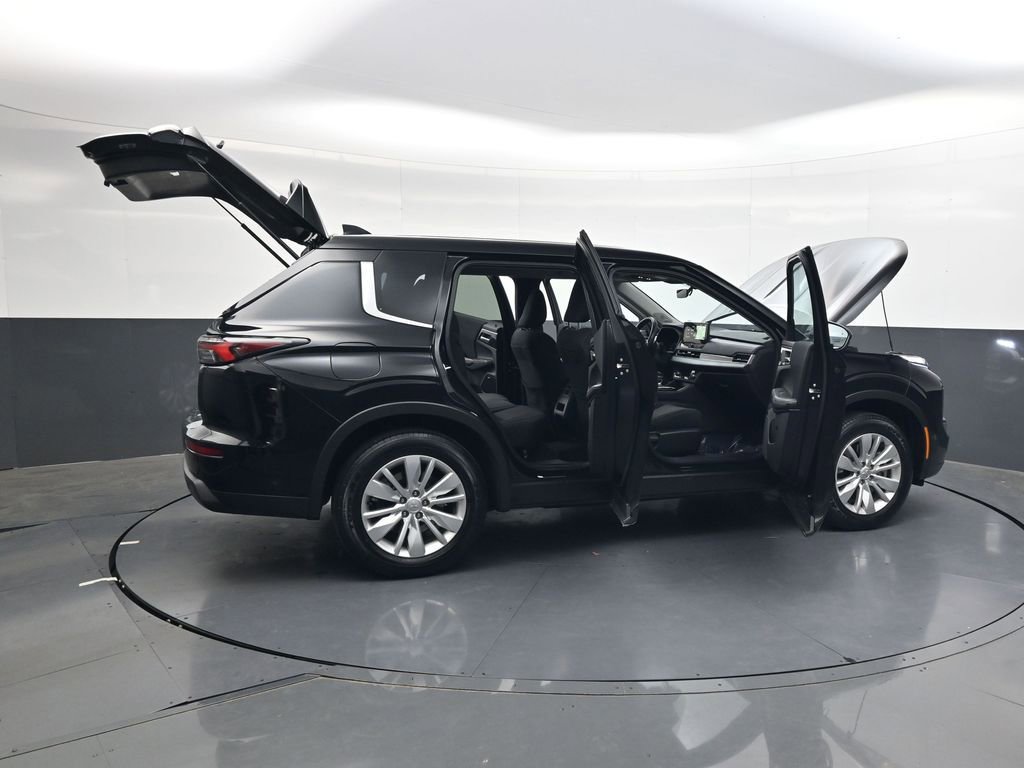 Used 2025 Mitsubishi Outlander ES AWD/4WD image 34