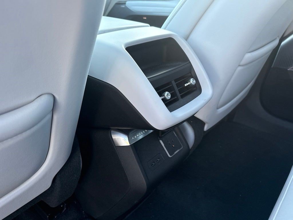 Used 2024 Cadillac Lyriq Sport AWD/4WD image 16