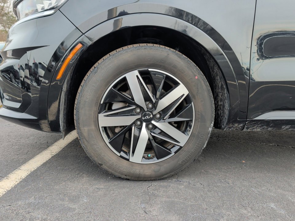 Used 2023 Kia Sorento S w/ Panoramic Sunroof Package image 30