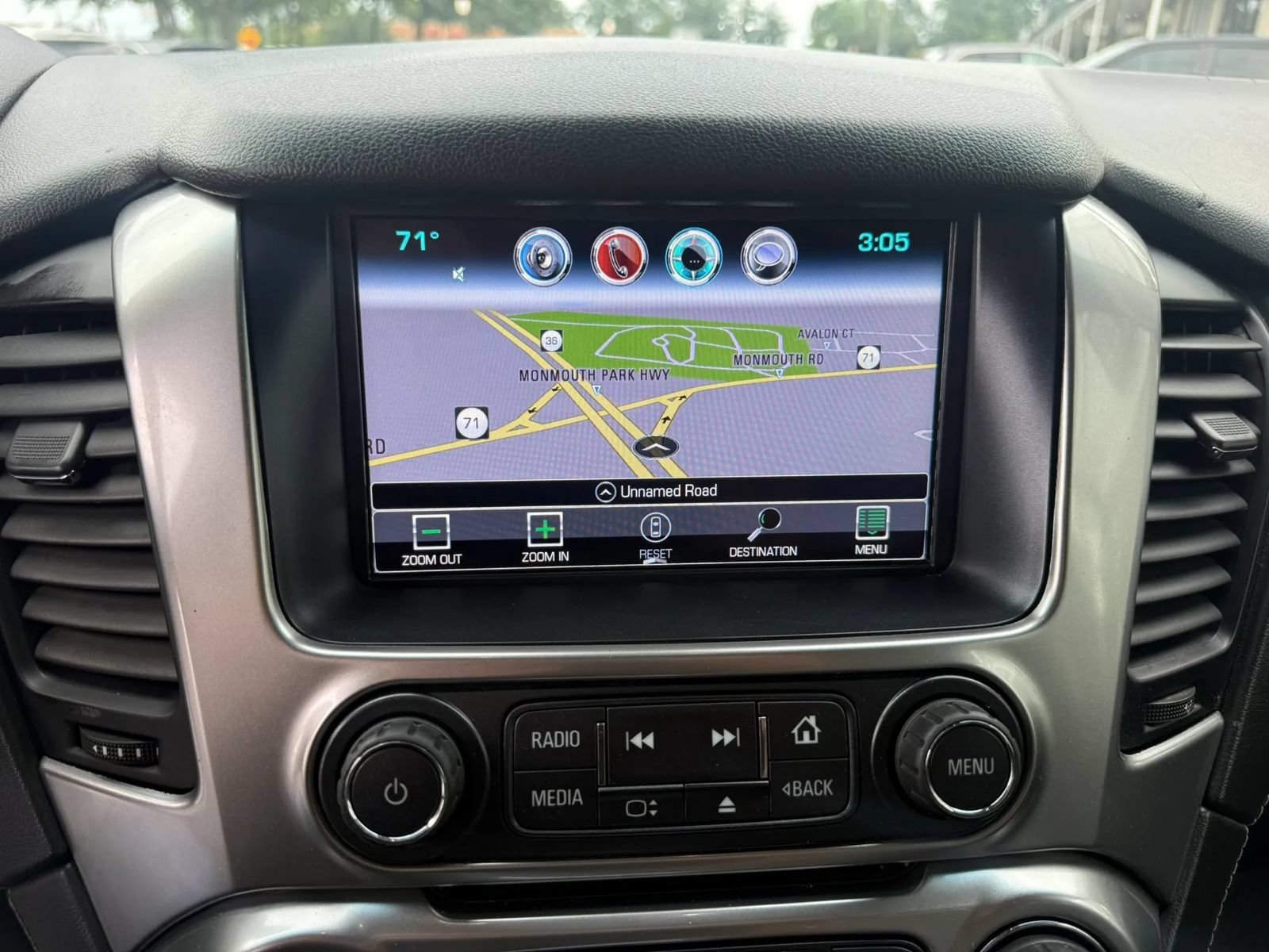 Used 2017 Chevrolet Suburban LT AWD/4WD image 24