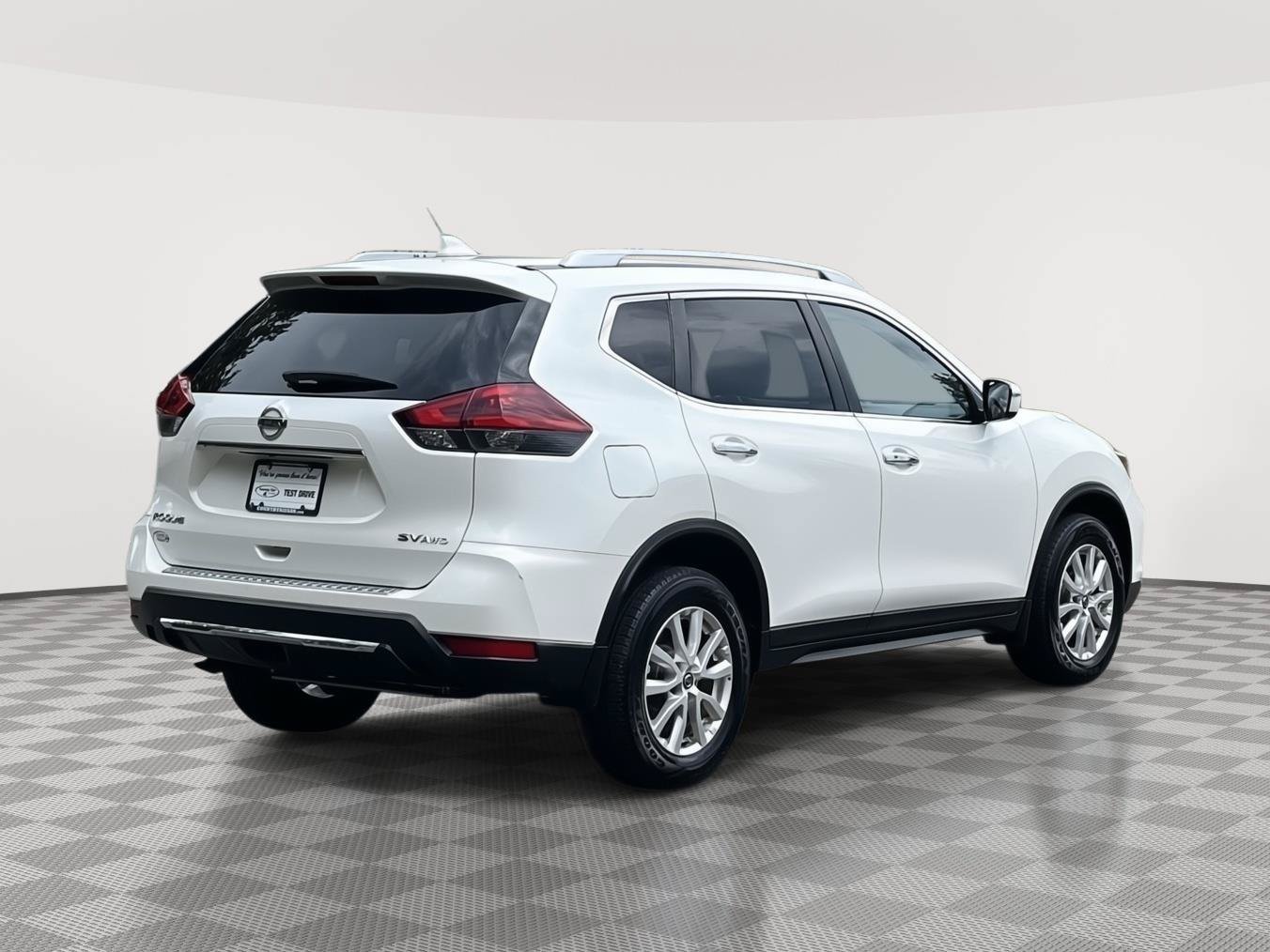 Used 2018 Nissan Rogue SV AWD/4WD image 5