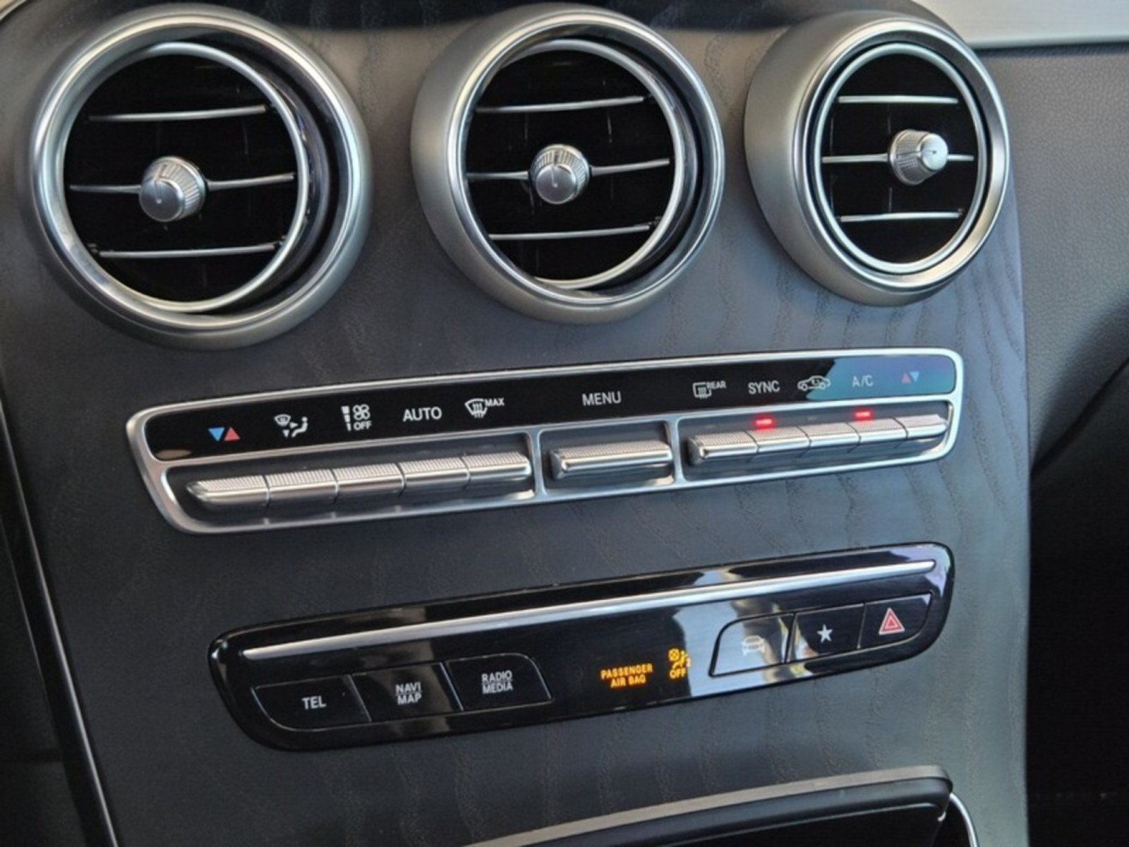 Used 2021 Mercedes-Benz GLC 300 4MATIC image 31