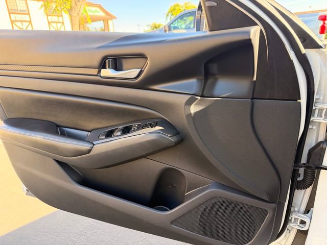 Used 2025 Nissan Altima 2.5 SV image 13