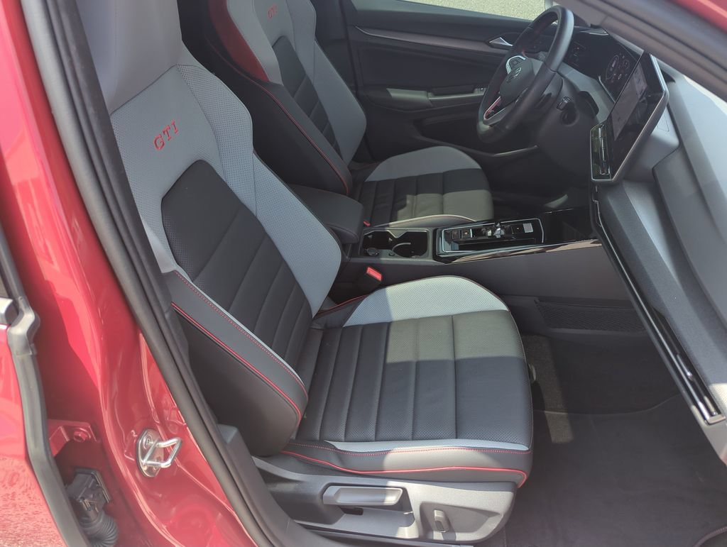 Certified 2026 Volkswagen GTI SE FWD image 37
