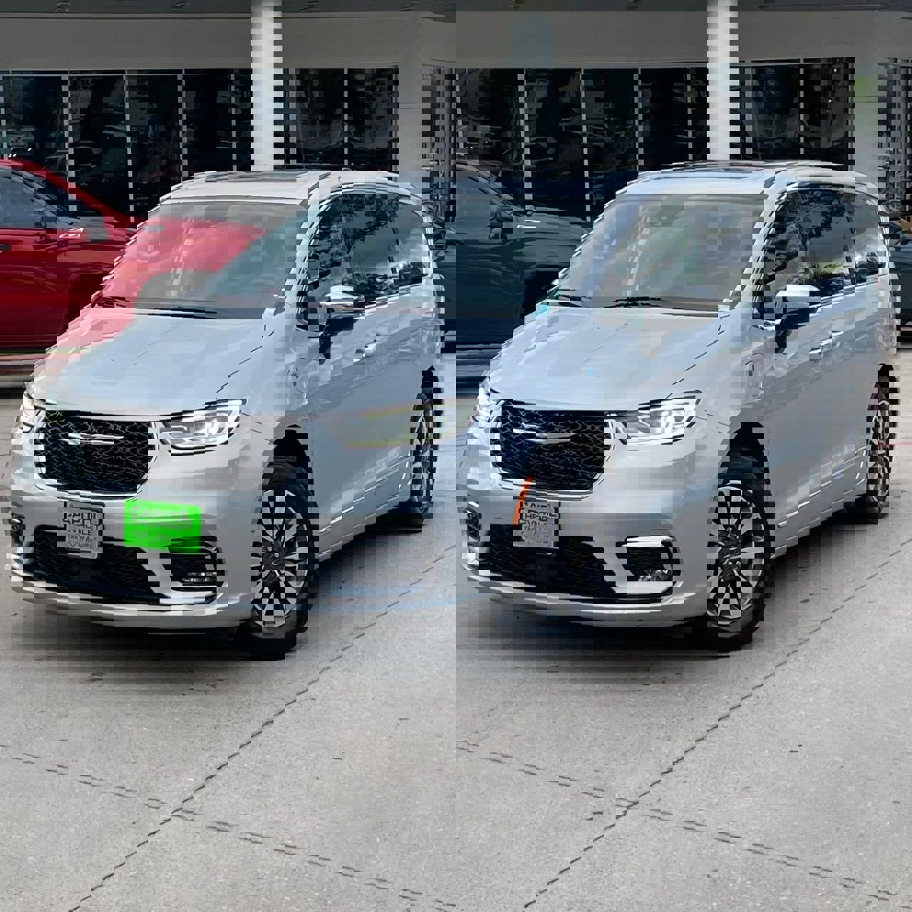 Used 2023 Chrysler Pacifica Limited image 9