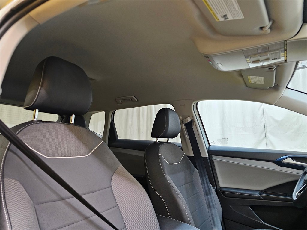 Used 2024 Volkswagen Taos SE image 11