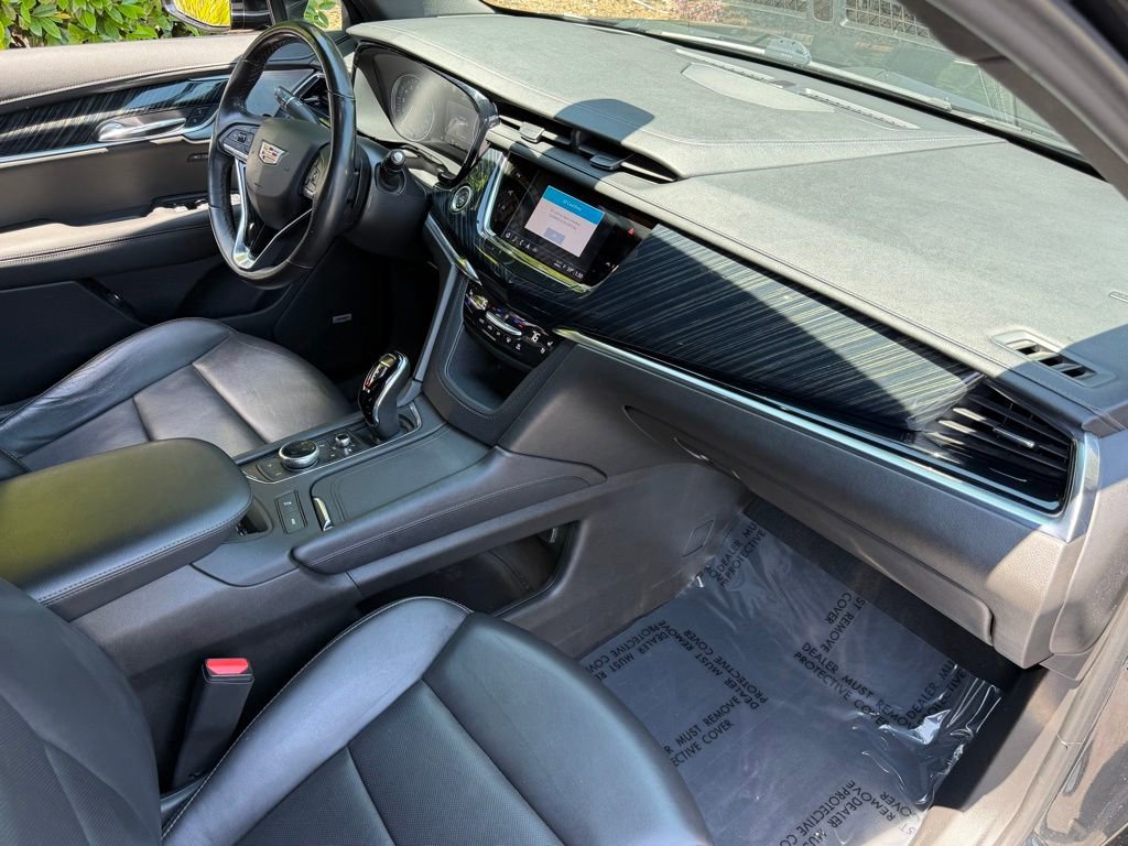 Used 2024 Cadillac XT6 Premium Luxury w/ Technology Package AWD/4WD image 32