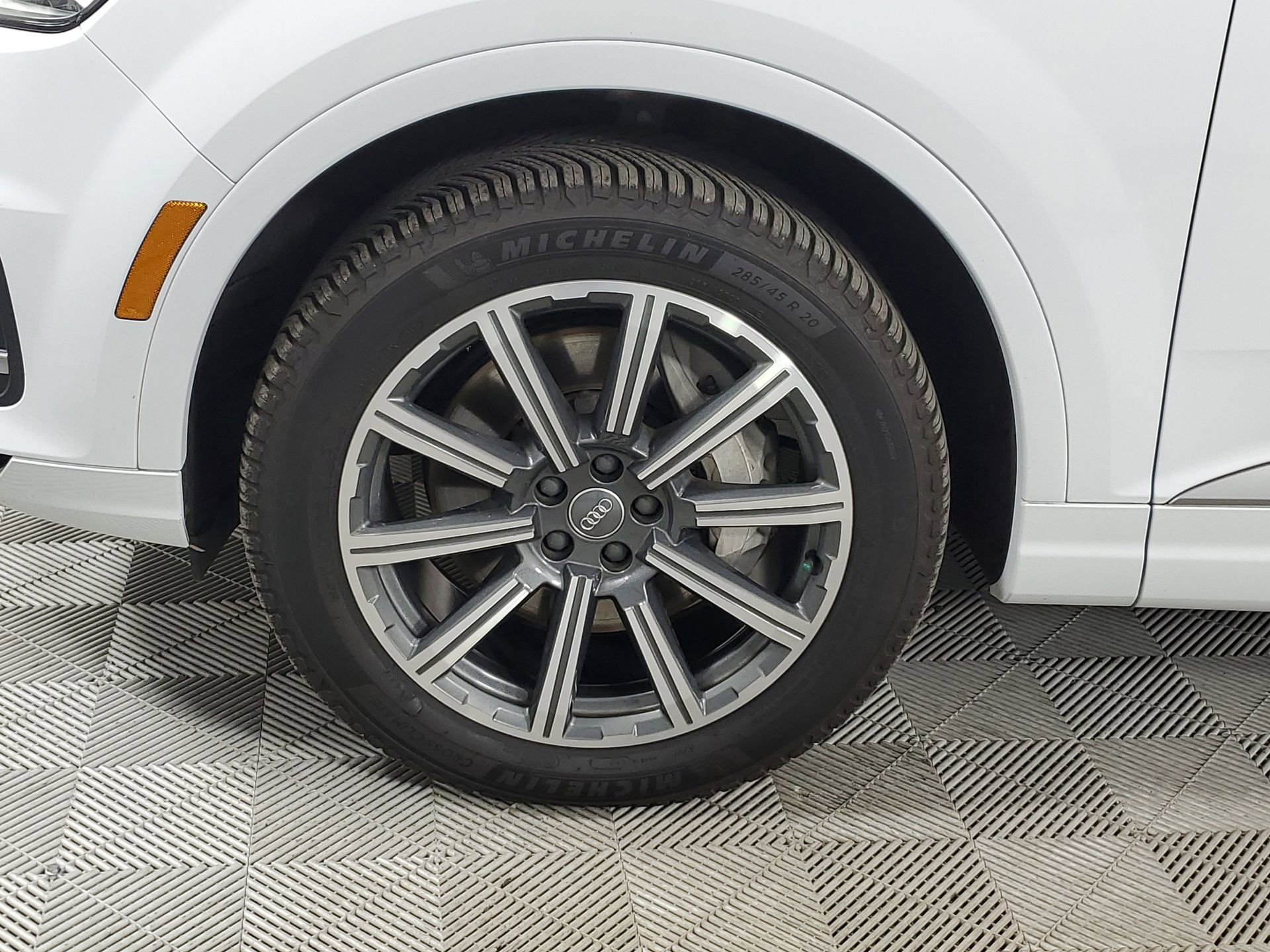 Used 2017 Audi Q7 3.0T Premium Plus image 17