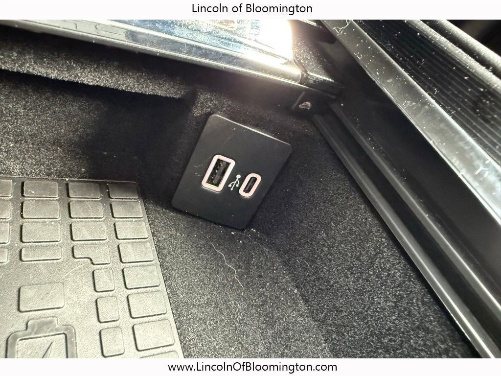 New 2025 Lincoln Corsair Reserve w/ Towing Package image 27