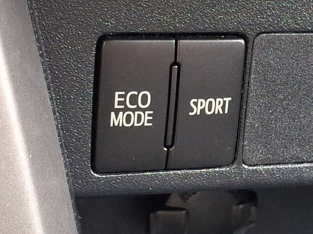 Used 2018 Toyota RAV4 XLE FWD image 23