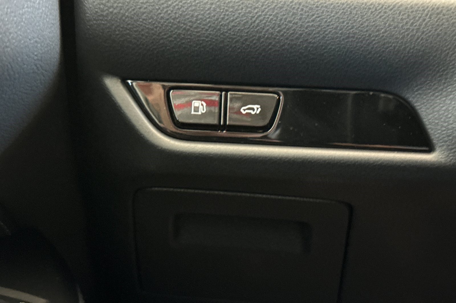 Used 2026 Lexus NX 350h AWD w/ Accessory Package (2T) image 37