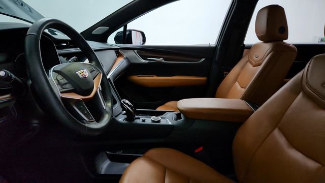 Certified 2024 Cadillac XT5 Premium Luxury w/ LPO, Floor Liner Package image 12