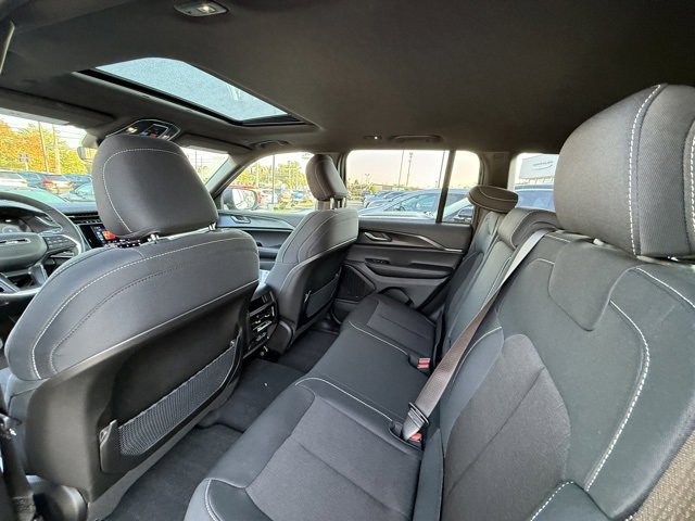 New 2025 Jeep Grand Cherokee Laredo X image 23